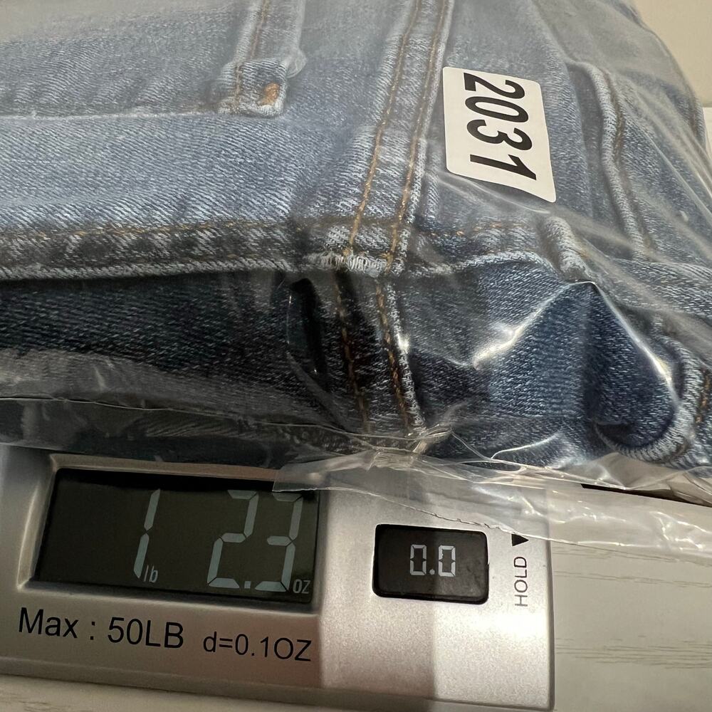 NYDJ Jeans Women's Size 16 Blue Dayla Wide Cuff Crop Medium Wash Stretch Capri - Picture 10 of 10